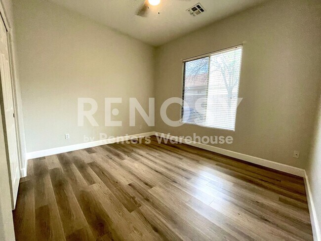 Building Photo - 637 W Citrus Way