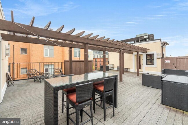 Building Photo - 1354 Euclid St NW