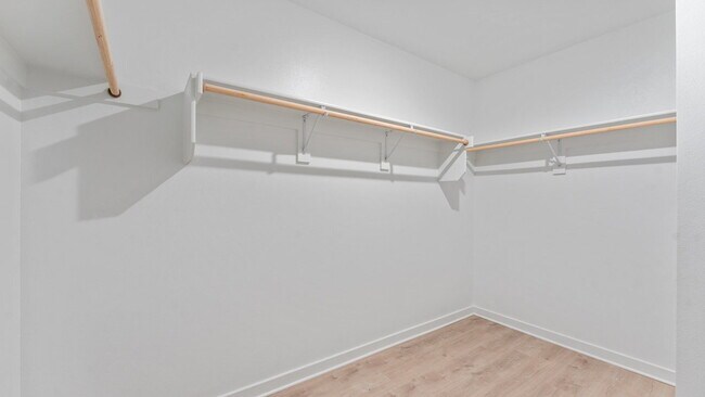 Building Photo - "Bright 4-Bedroom Haven with Scenic Views ...
