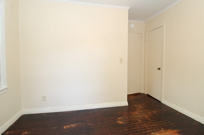 Building Photo - 613 Reagan St