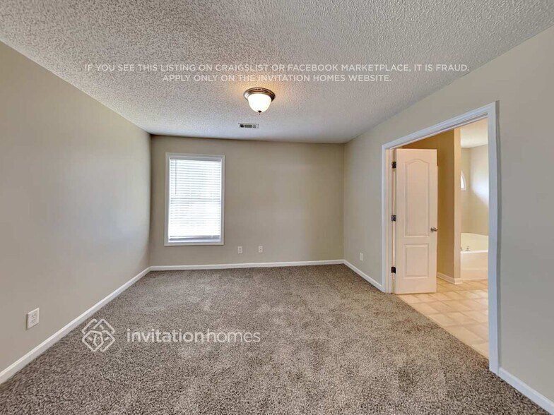 Building Photo - 3026 Lincoln Log Way