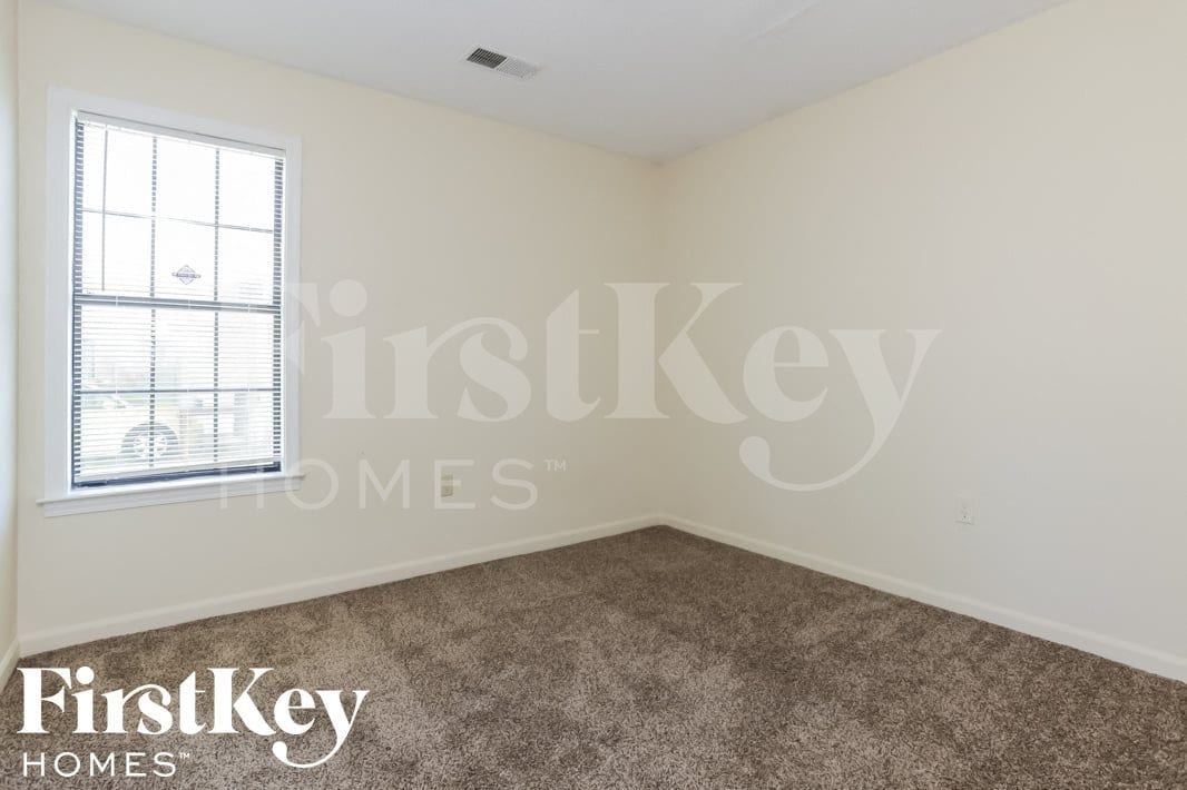 Building Photo - 4877 Summitridge Dr
