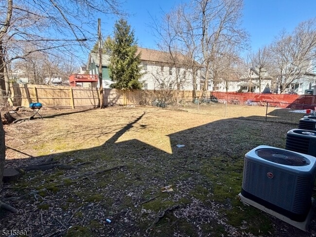 Building Photo - 114 Maple Ave