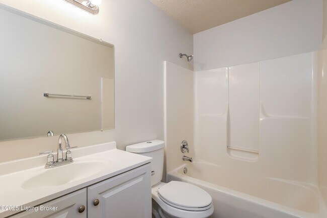 Building Photo - 8007 Apple Valley Dr