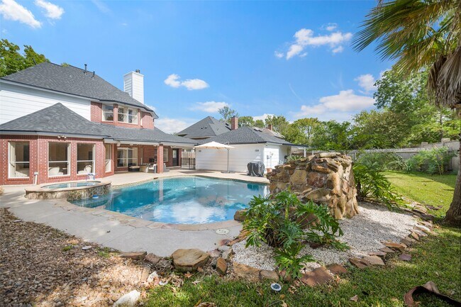 Building Photo - 14311 Islandwoods Dr