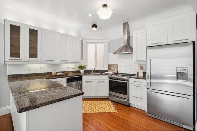 Building Photo - Bernal Heights: Remodeled Unfurnished Top Floor Condo w/ Garage Parking & Shared Yard