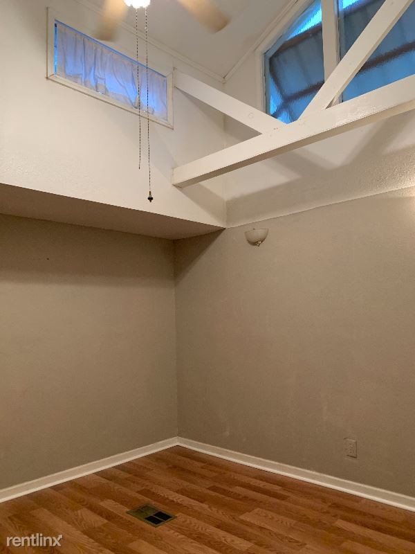 Building Photo - 18819 Greenwell Springs Rd