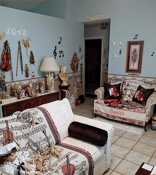 Building Photo - 564 W Central Ave