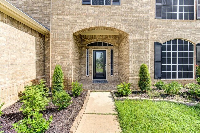 Building Photo - 5002 Laura Lee Ln
