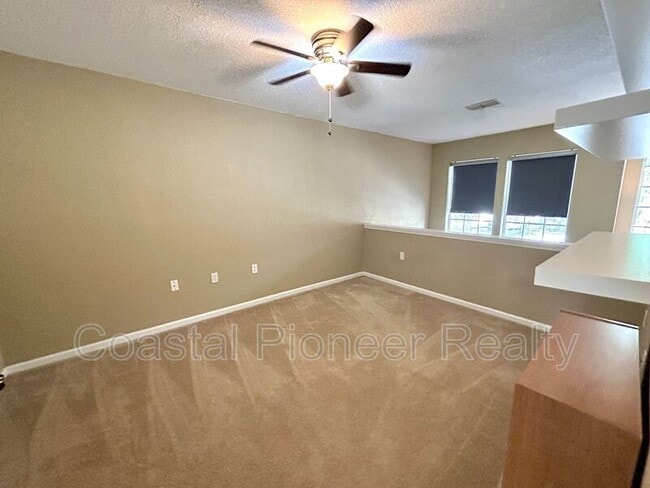 Building Photo - 6211 Ashbury Palms Dr