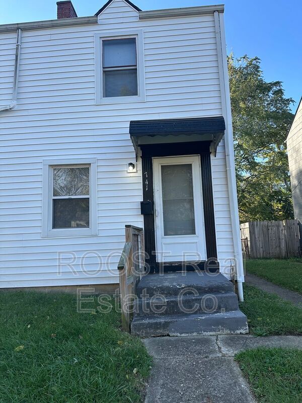 Building Photo - 741 E Mithoff St