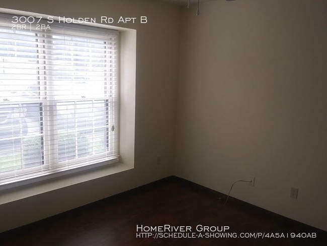Building Photo - Pinewood Forest Condo