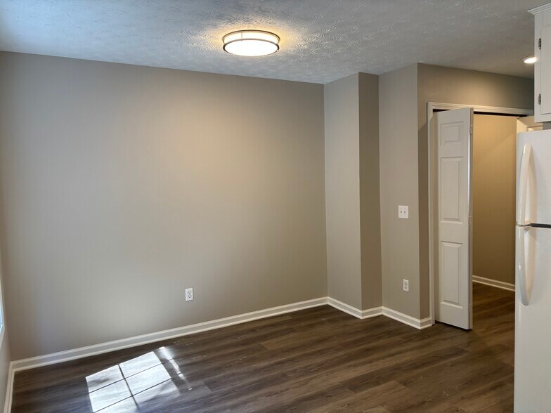 Breakfast Area - 97 Lily Dr