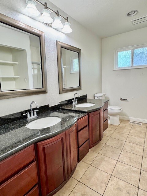 Building Photo - 730 San Andreas Ct