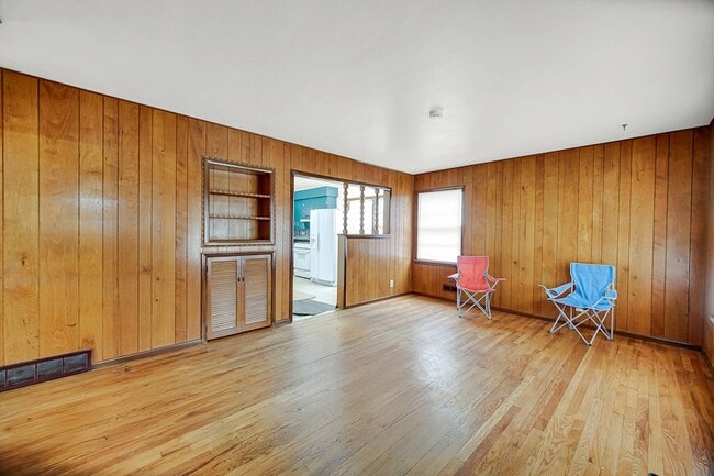 Building Photo - 2611 Ellen Ave