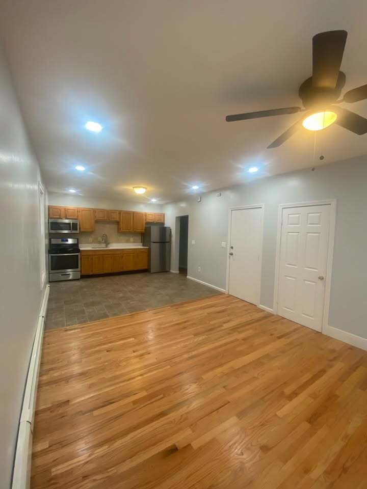 Building Photo - 647 Walk Hill St