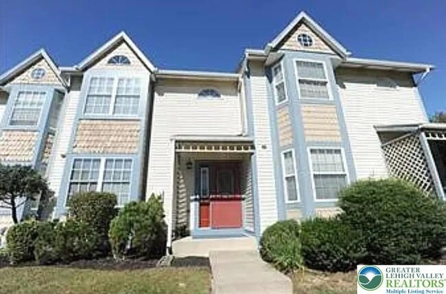 Primary Photo - 102 Quaker Dr
