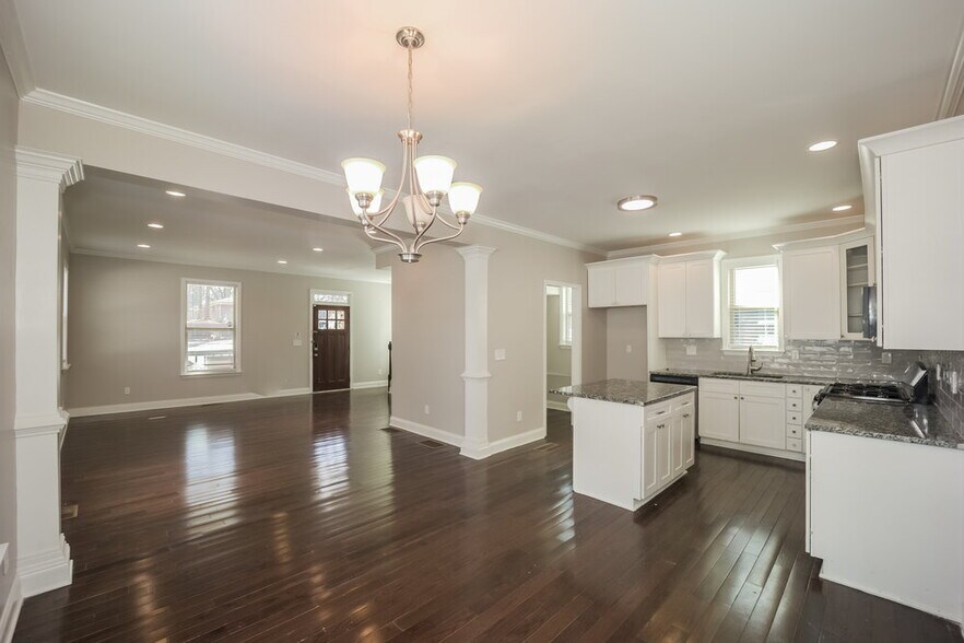 Building Photo - 1863 Phillips Ave