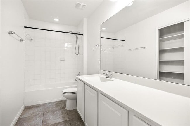 Building Photo - 601 Cortona Ln