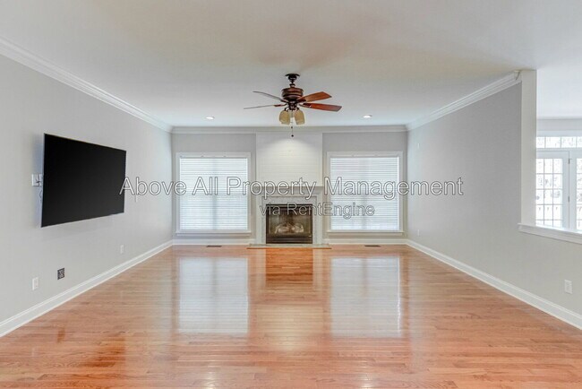 Building Photo - 2041 Jadewood Dr
