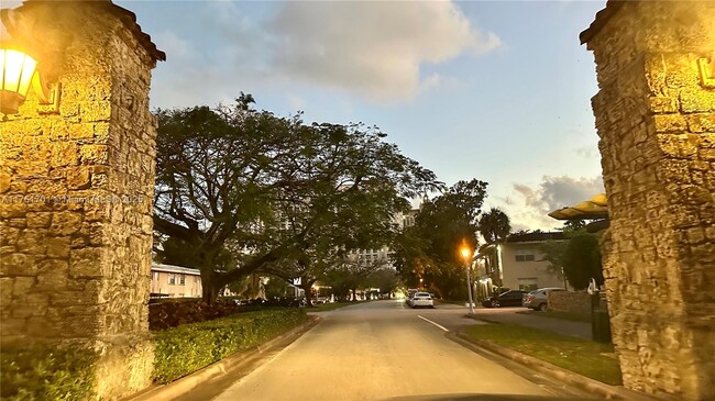 Building Photo - 3670 SW 10th St