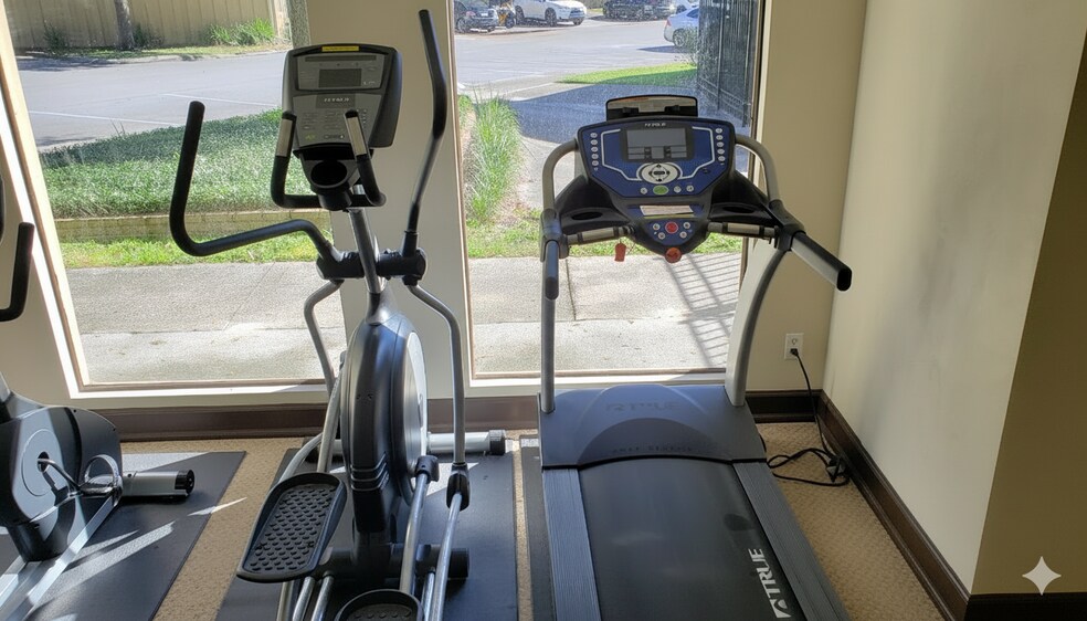 Building Photo - 507 NW 39th Rd