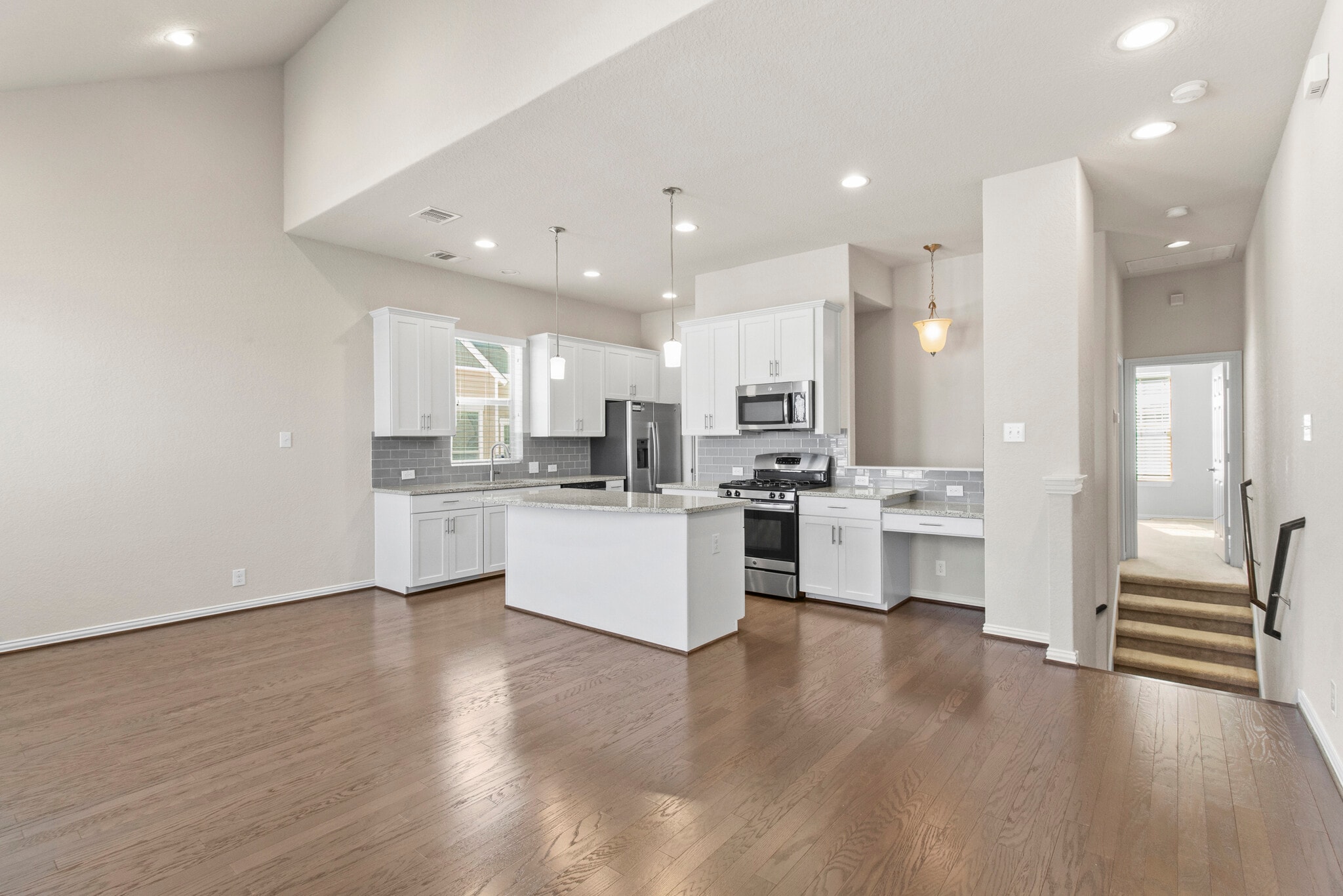 Building Photo - 221 E Courtland Pl