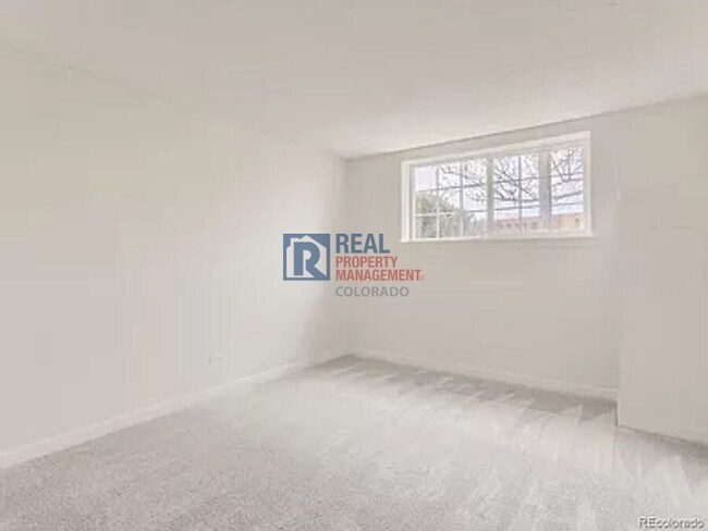 Building Photo - 9110 E Girard Ave