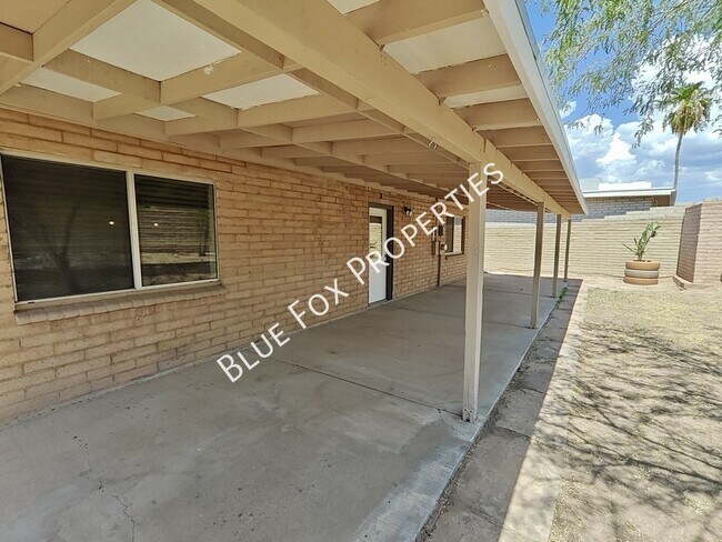 Building Photo - 9742 E Cannon Pl