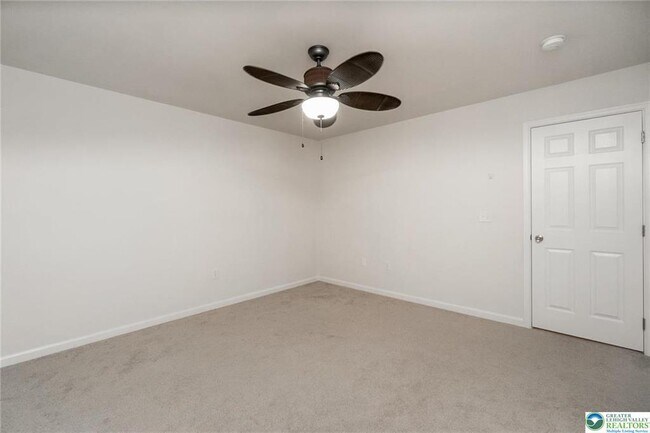 Building Photo - 164 Maureen Ln