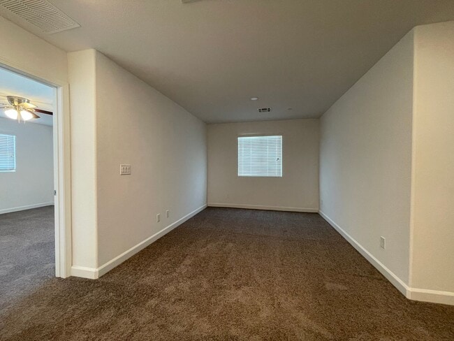 Building Photo - HENDERSON CADENCE COMMUNITY - 3 bed 2.5 ba...
