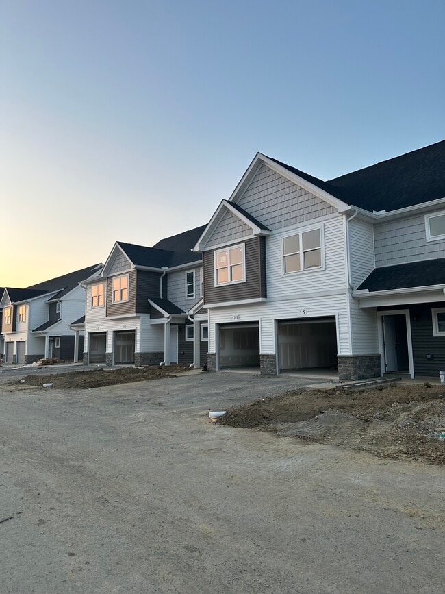 Building Photo - Brynn Mar Crossing