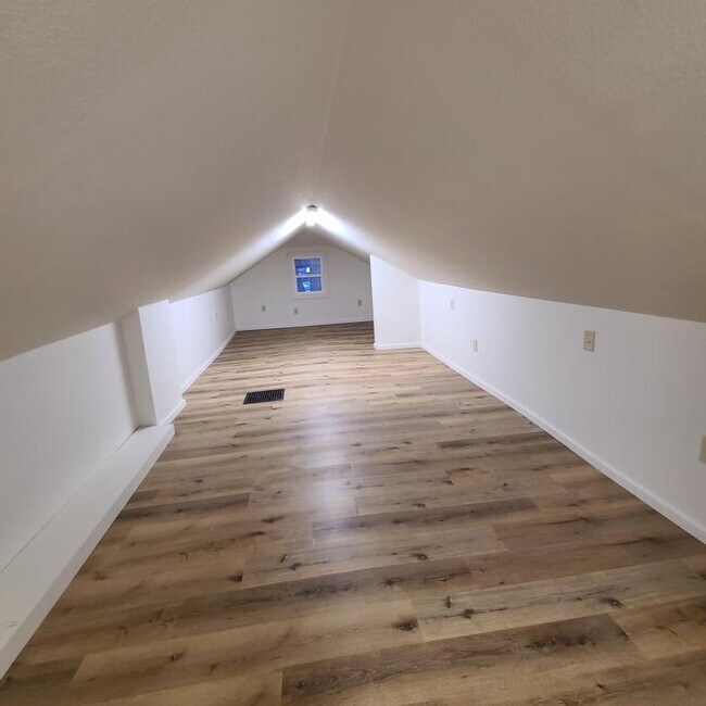 Building Photo - 317 Dunnwood Dr