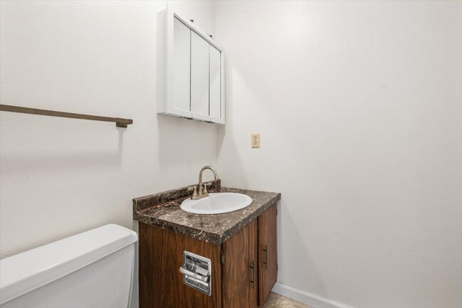 Building Photo - 2252 Avenue C