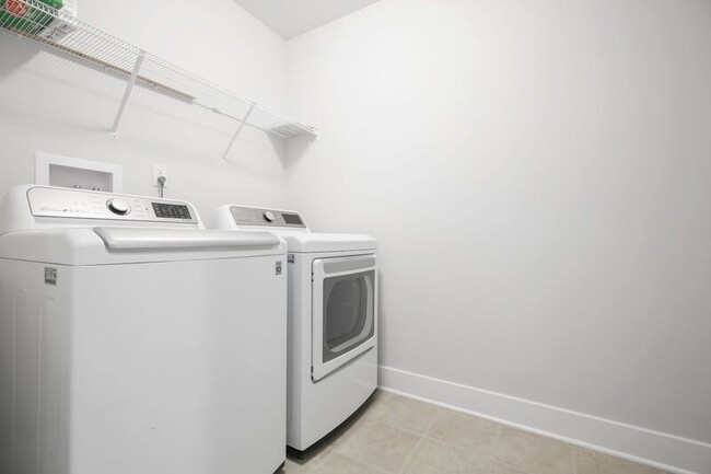 Building Photo - 11802 Wilderness Park Dr
