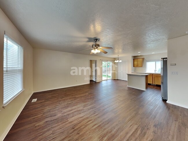 Building Photo - 3342 W Wave Dr