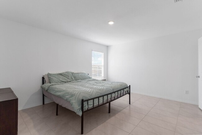 Building Photo - 5401 Rockrose Ln