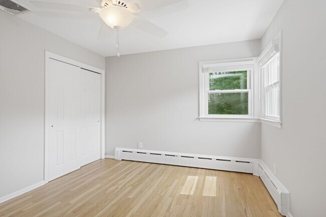 Building Photo - 8 Muriel Pl