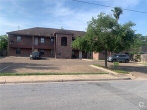 Building Photo - 918 E Preston Ave