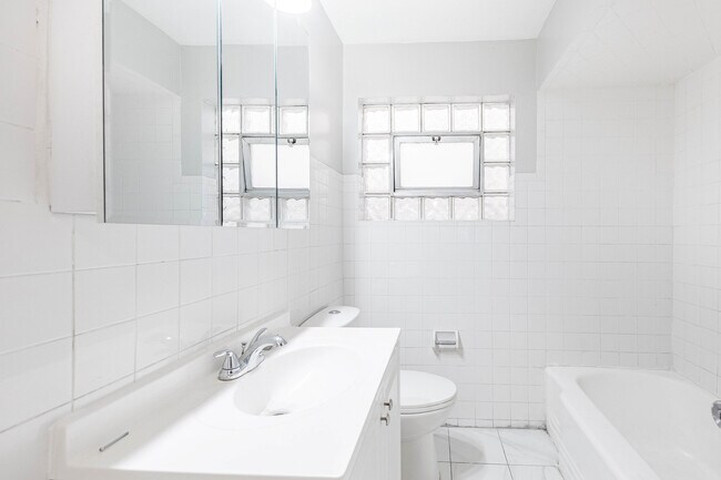 Building Photo - 7637 S Essex Ave