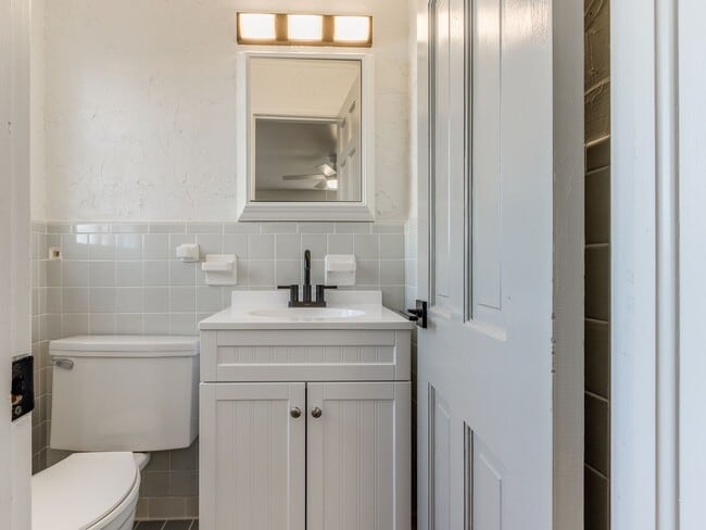 Building Photo - 3 Bedroom Rental in the Village!!