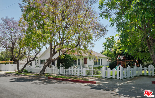 Building Photo - 5664 Donna Ave