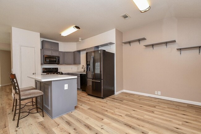 Building Photo - 4818 King Hallow Ln