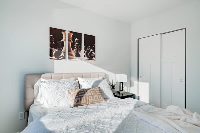 Building Photo - 5242 Fallon St