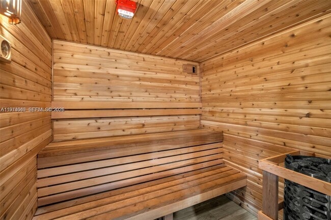 Building Photo - 17021 N Bay Rd