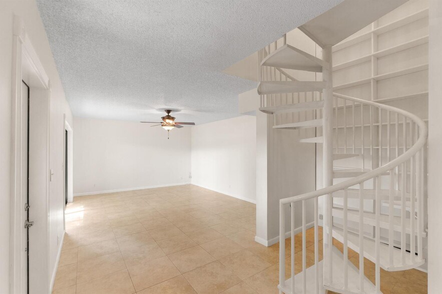 Building Photo - 2060 SW 90th Ave