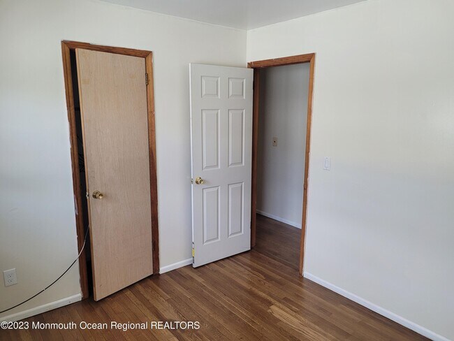 Building Photo - 826 Hampden St