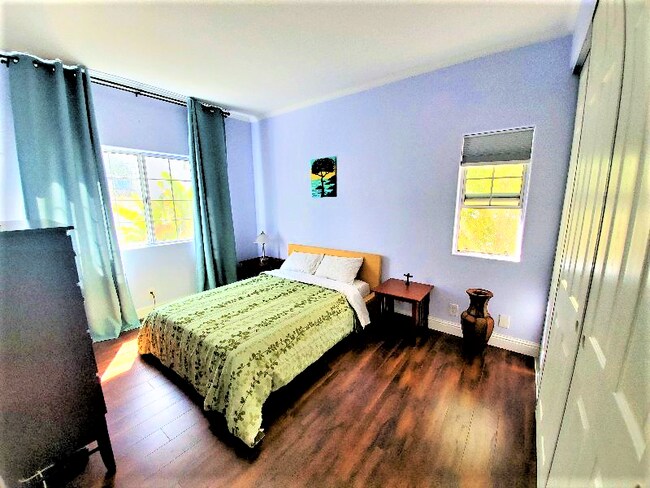 Guest bedroom - 919 W Lewis St