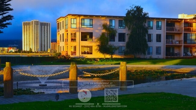 Building Photo - Take the helm of this nautical themed 2 be...
