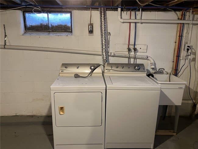 Building Photo - 46 Sienna Dr